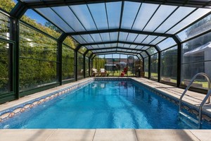 4 Reasons to Get a Pool Enclosure for Spring in The Villages FL